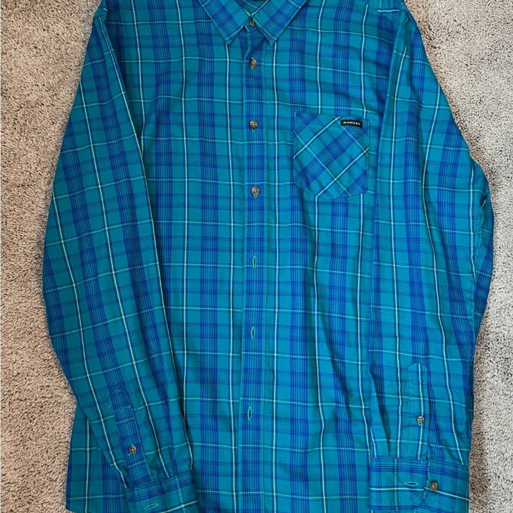 Oakley Blue Plaid Casual Button Down Shirt